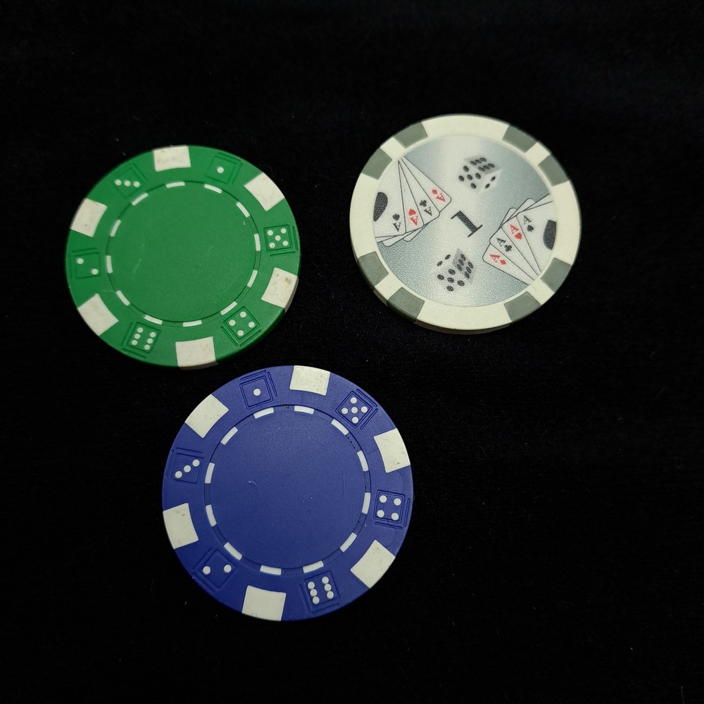 Vintage‎ Poker Chips Lot 3 Multi Color Casino Dice Card Game Gambling Tokens